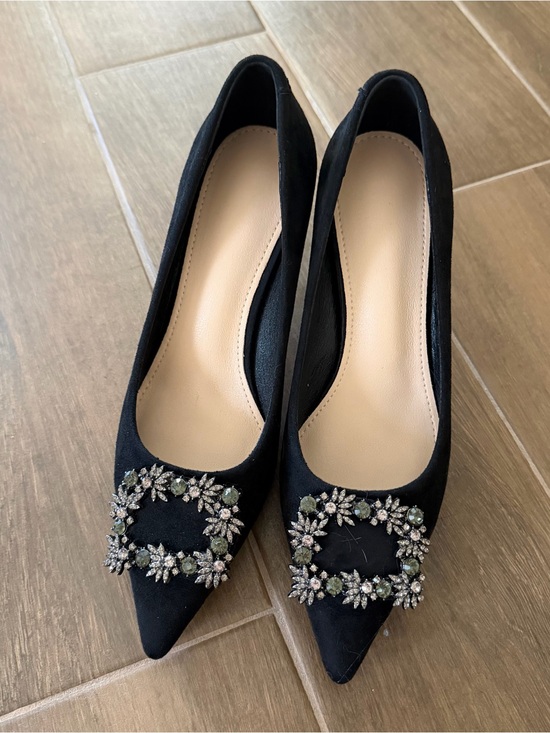 Shoes - Black Embellished Pointed-Toe Women’s Pumps